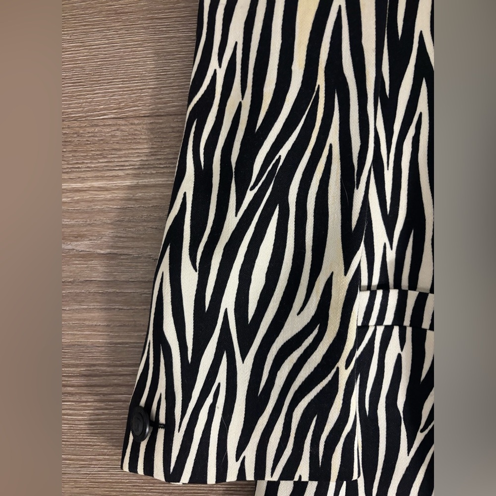 Gianni Versace Suit - Picture 17 of 17